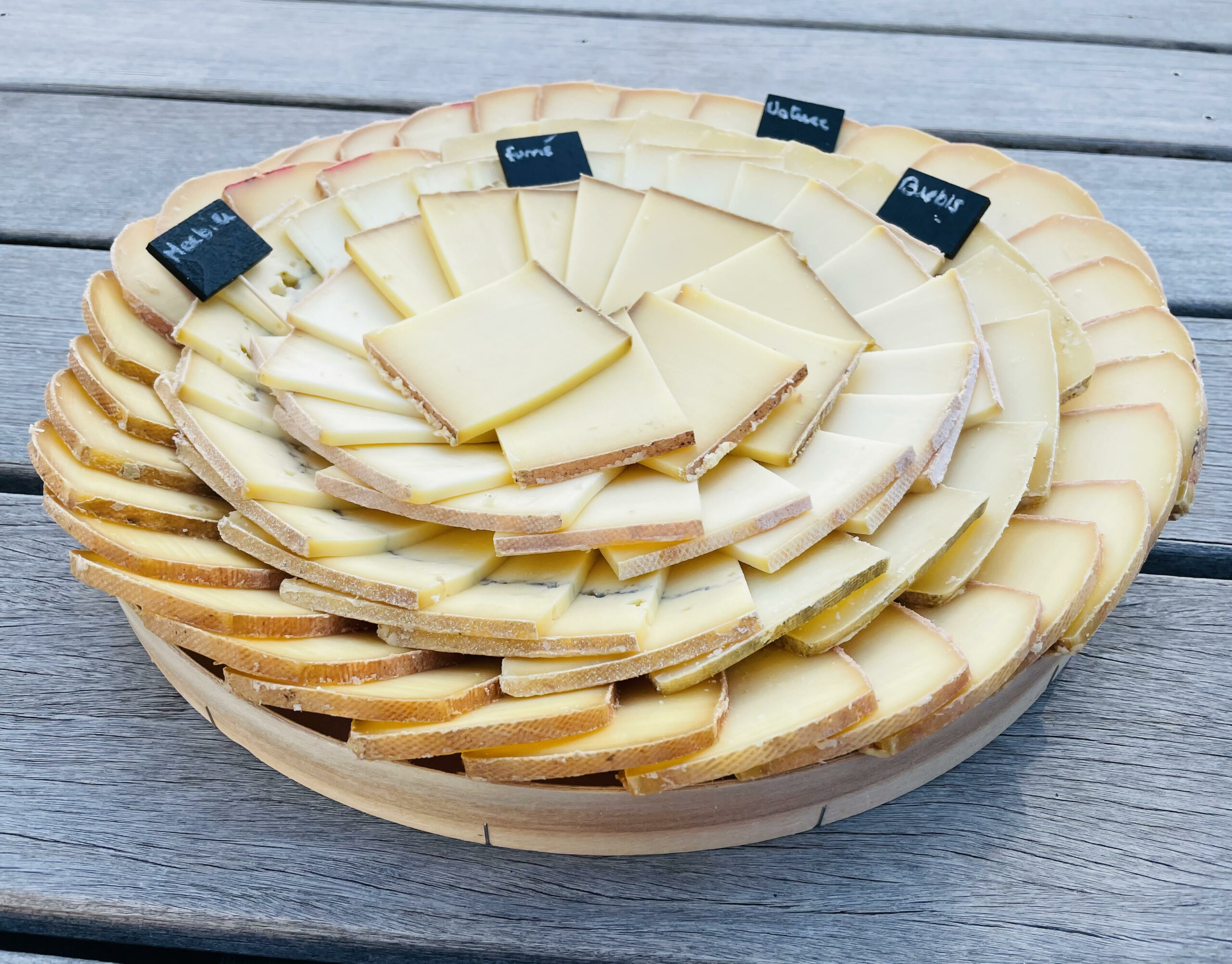 Planche raclette charcuterie – Les Plateaux de Margaux